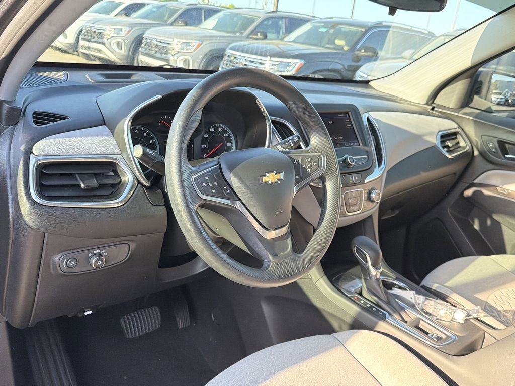 Used 2022 Chevrolet Equinox LS FWD image 10