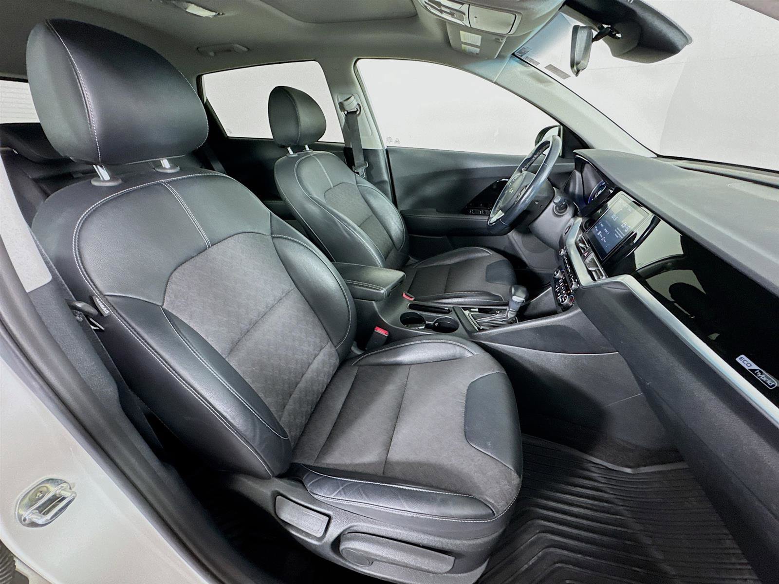 Certified 2022 Kia Niro LXS image 26