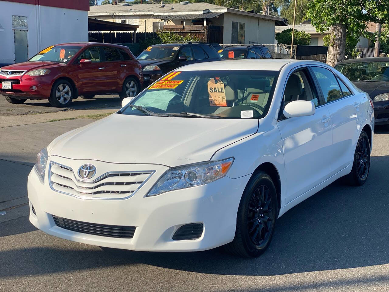Used 2011 Toyota Camry LE image 3