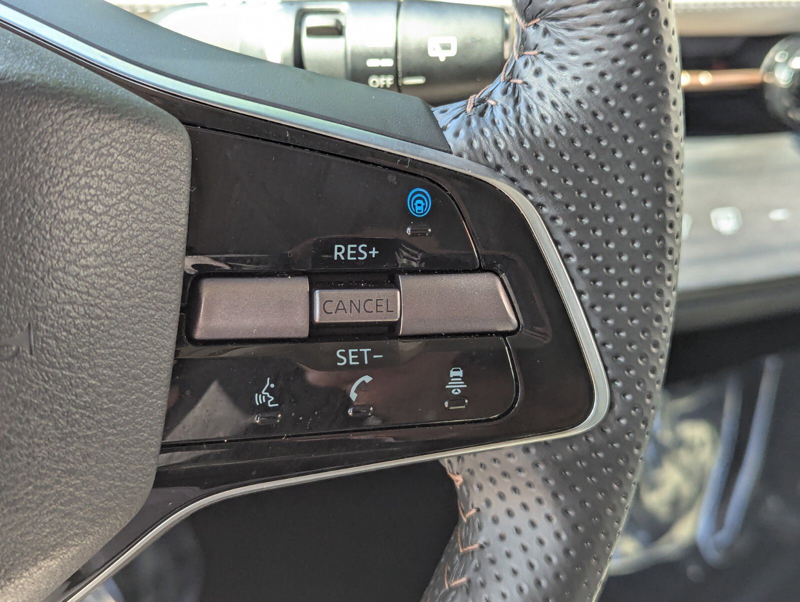 Certified 2025 Nissan Ariya AWD image 30
