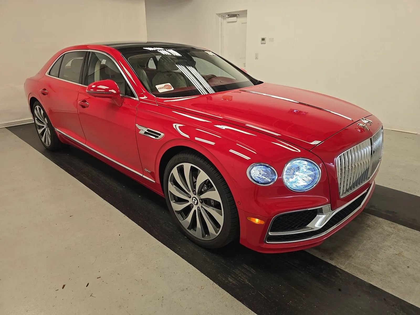 Used 2022 Bentley Flying Spur Plug-In Hybrid AWD/4WD image 3