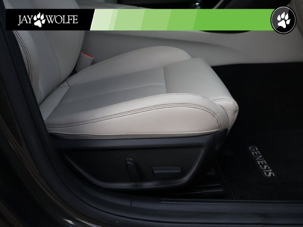 Used 2023 Genesis G70 2.0T AWD/4WD image 10