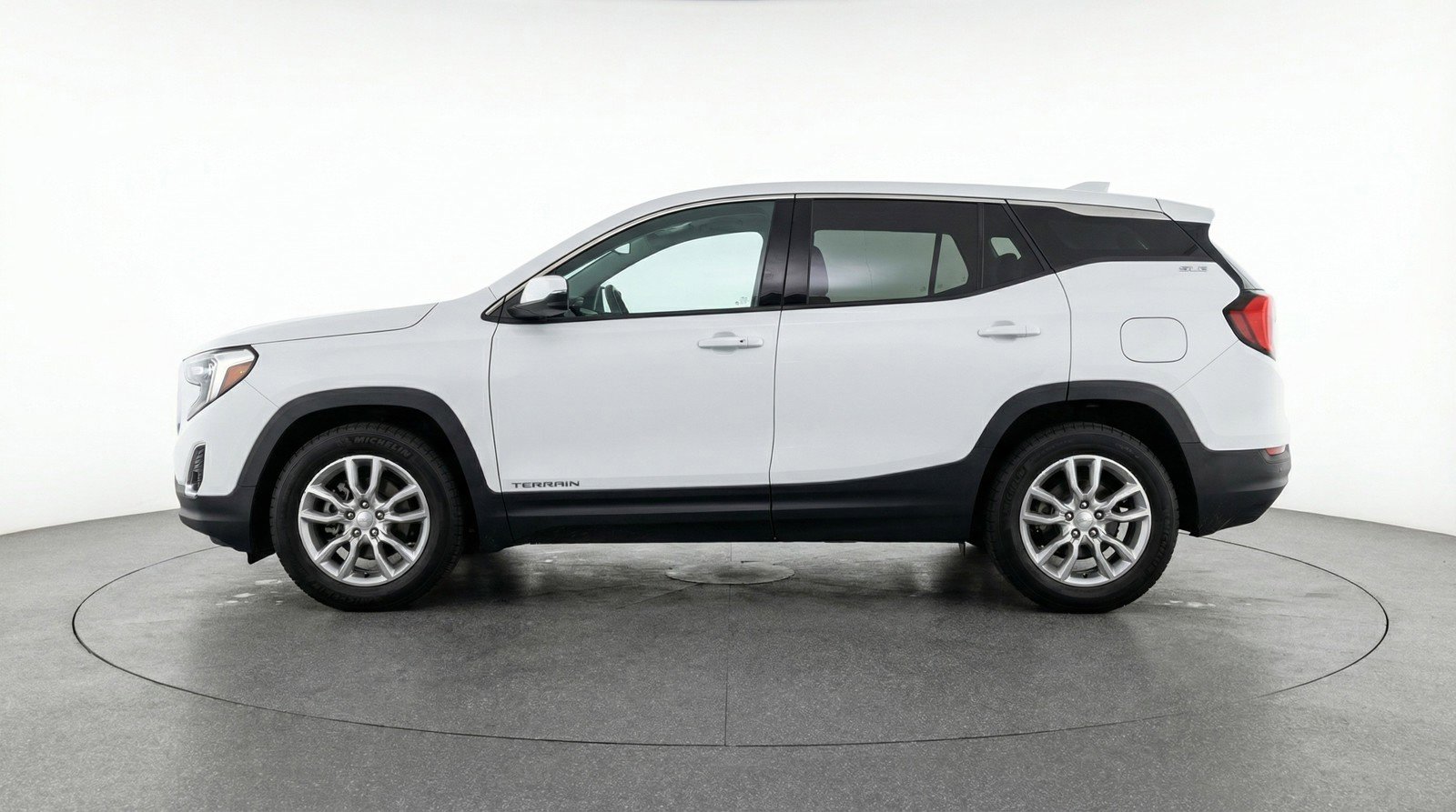 Used 2024 GMC Terrain SLT image 5