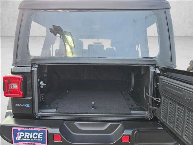 Used 2022 Jeep Wrangler Unlimited Rubicon 4xe AWD/4WD image 6
