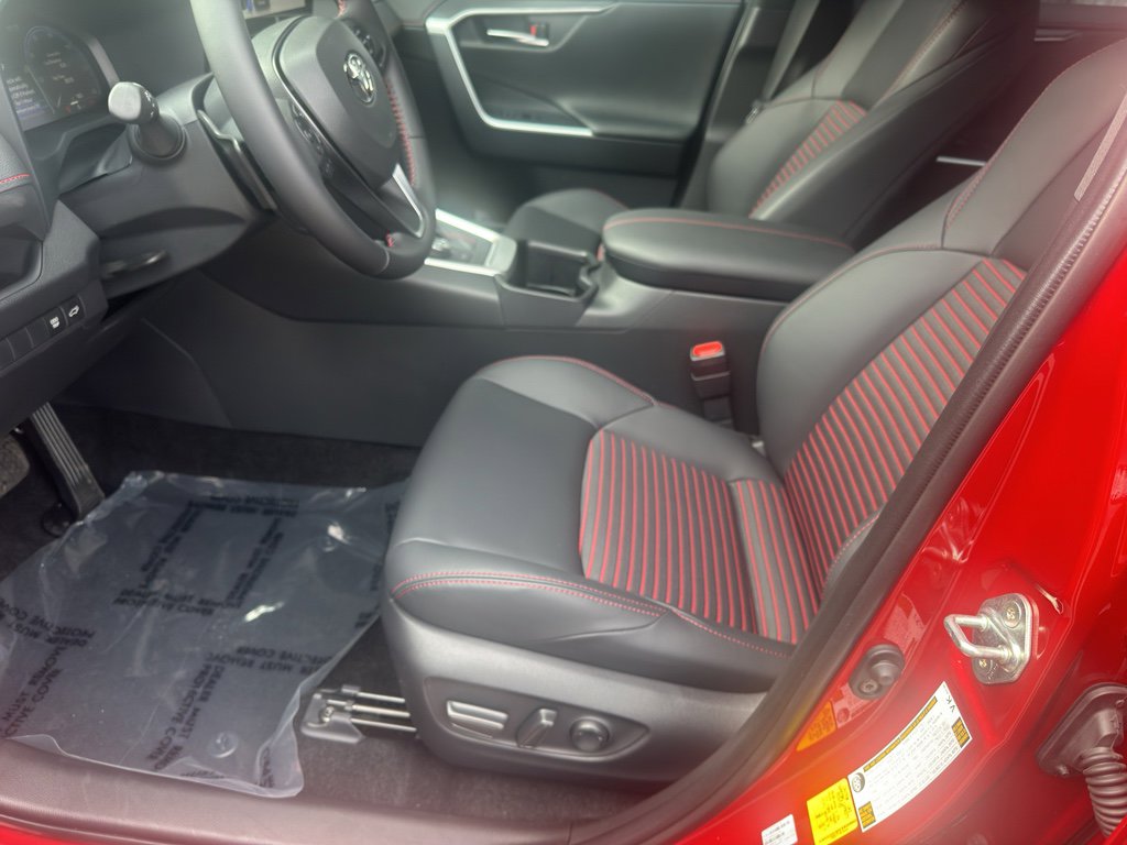 Used 2025 Toyota RAV4 XSE image 5