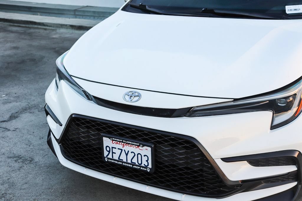 Used 2023 Toyota Corolla SE w/ SE Premium Package FWD image 6