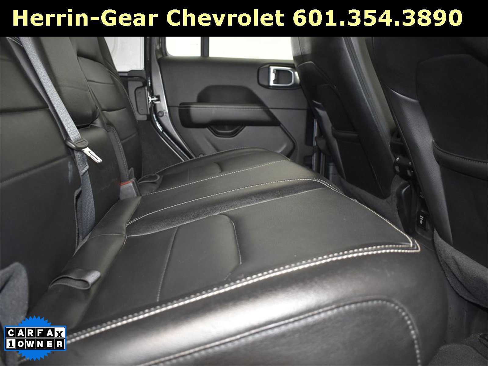 Used 2021 Jeep Wrangler Unlimited Sahara w/ Cold Weather Group image 23