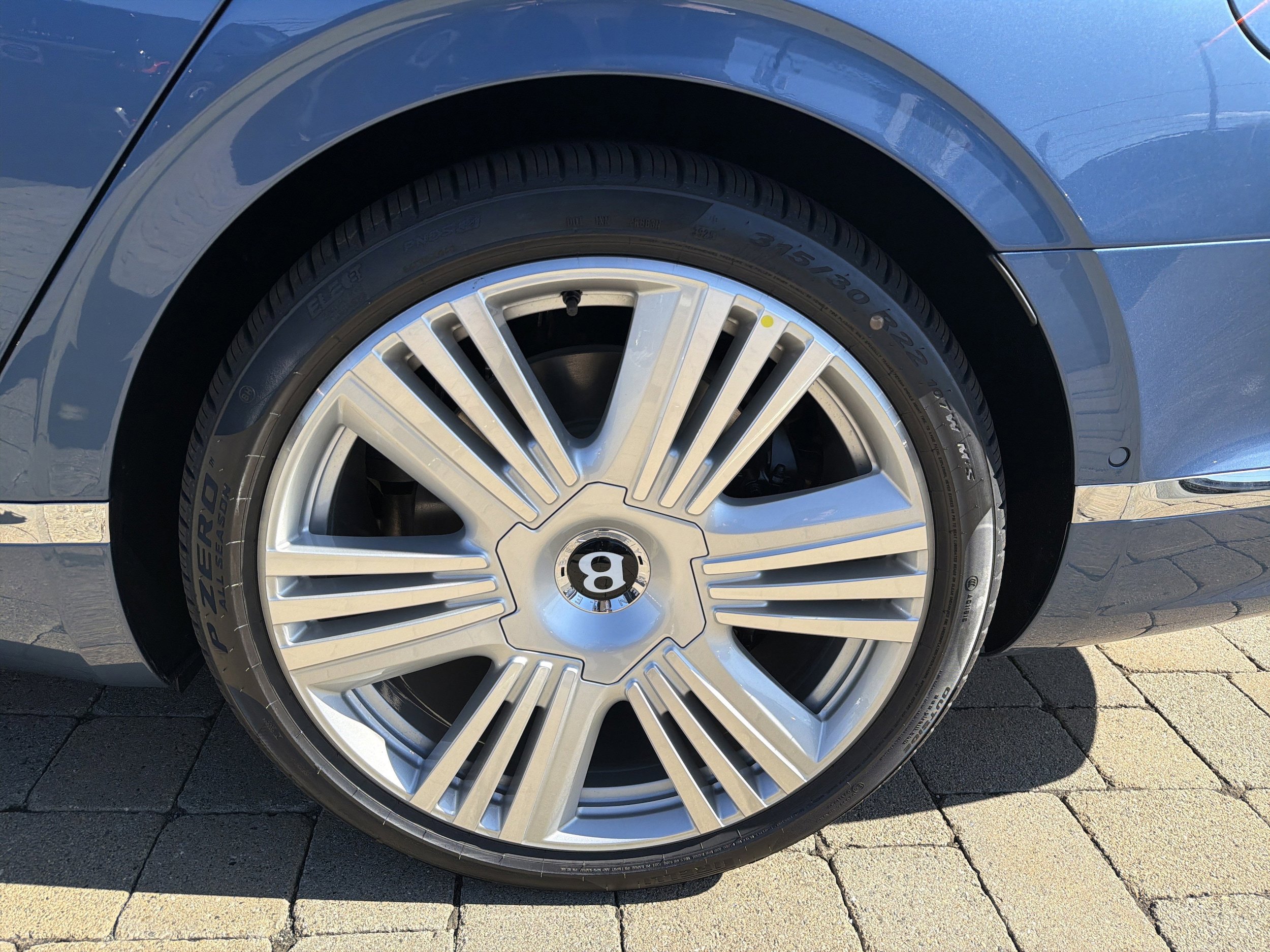 New 2026 Bentley Flying Spur Plug-In Hybrid AWD/4WD image 28