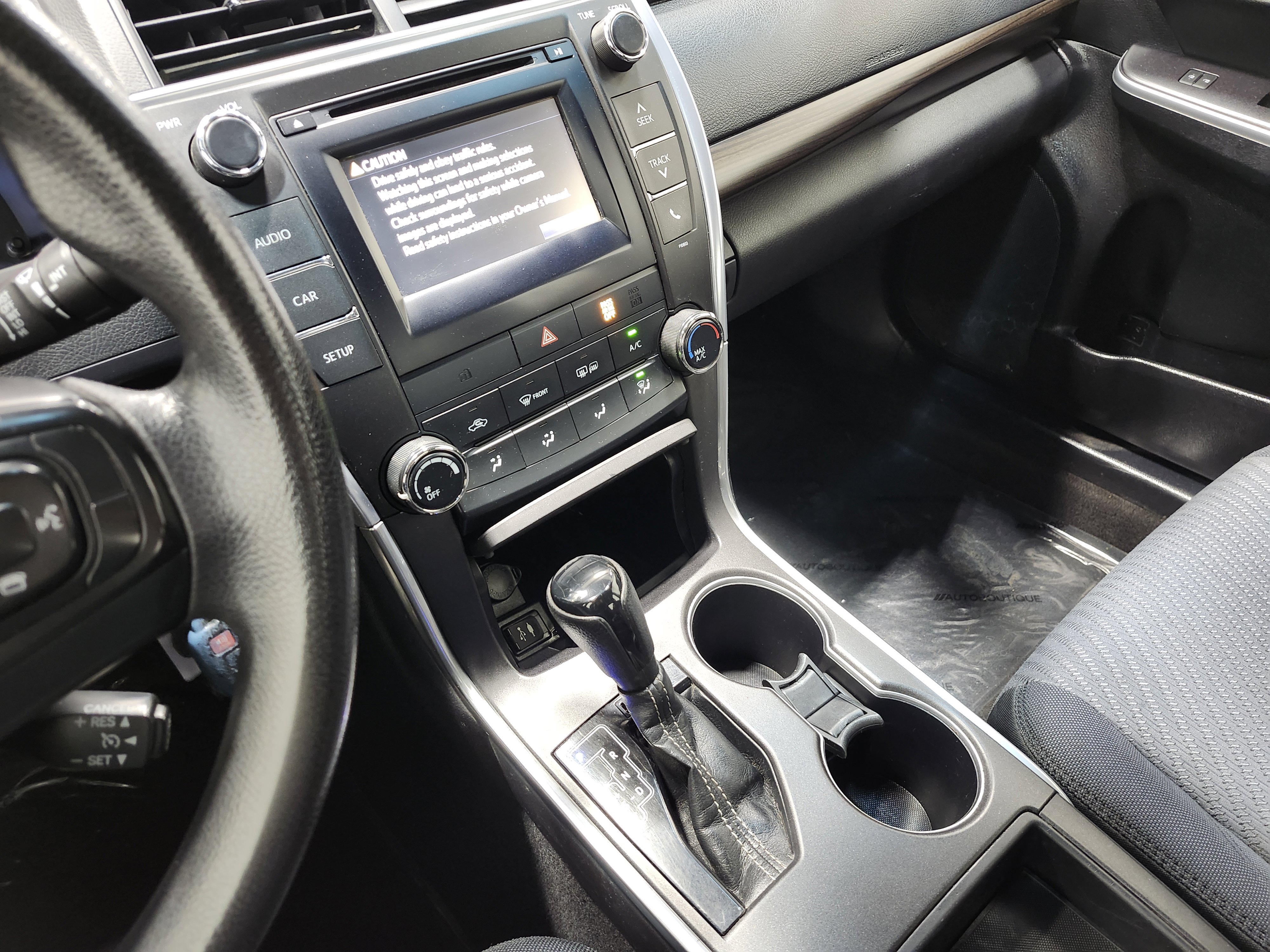 Used 2015 Toyota Camry LE image 26