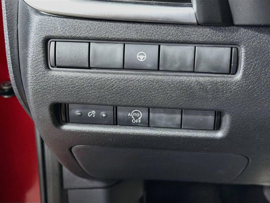Used 2023 Nissan Rogue SV AWD/4WD image 12