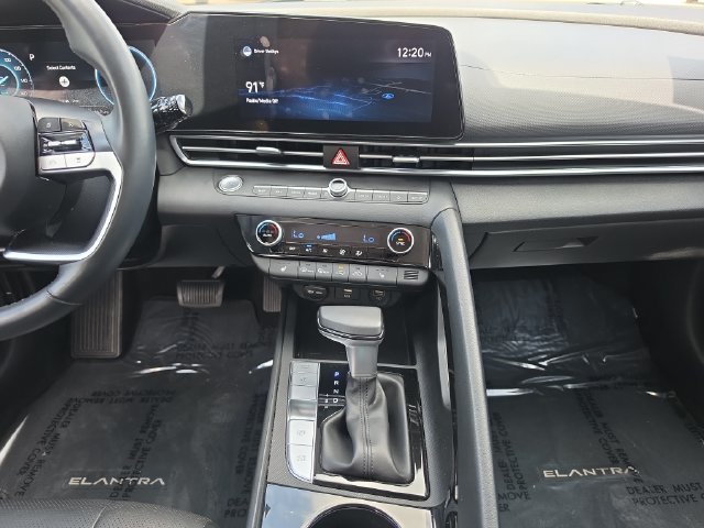 Used 2022 Hyundai Elantra Limited FWD image 11