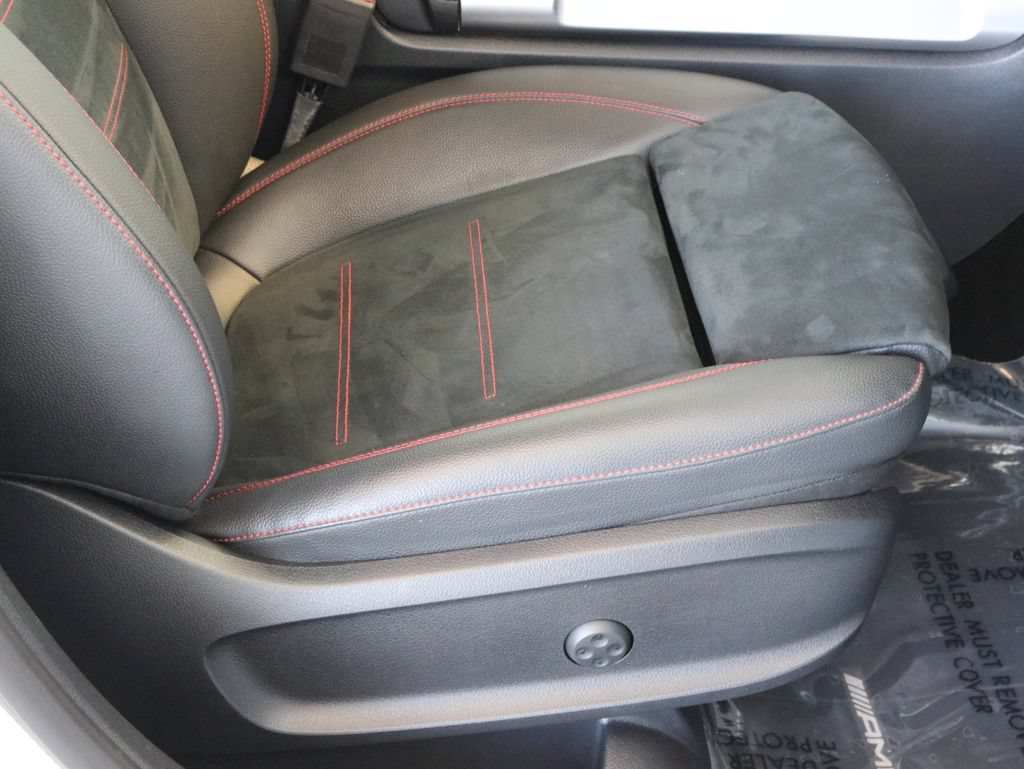 Used 2021 Mercedes-Benz GLB 35 AMG 4MATIC image 46