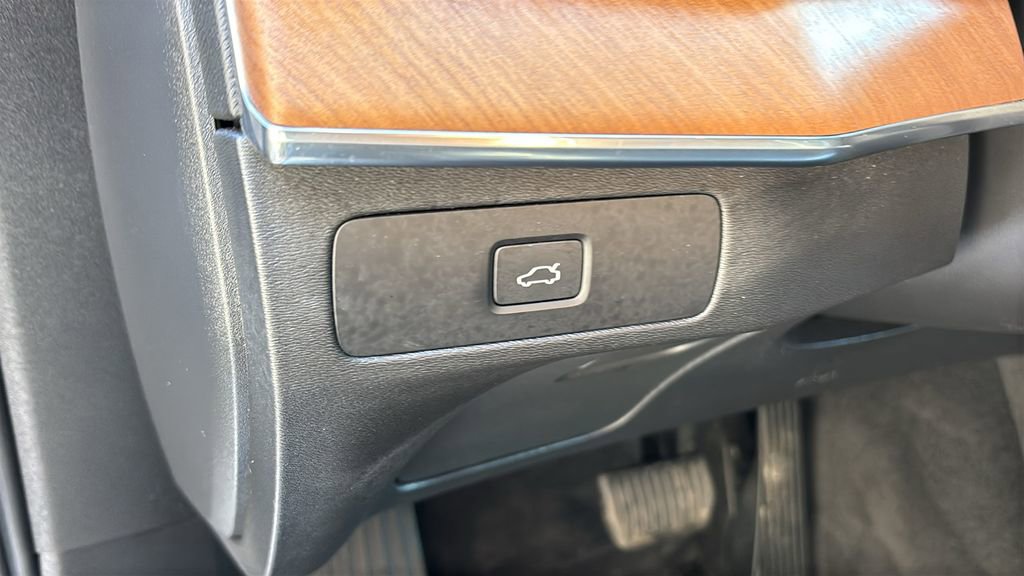 Certified 2023 Volvo XC90 B6 Core w/ Climate Package image 13