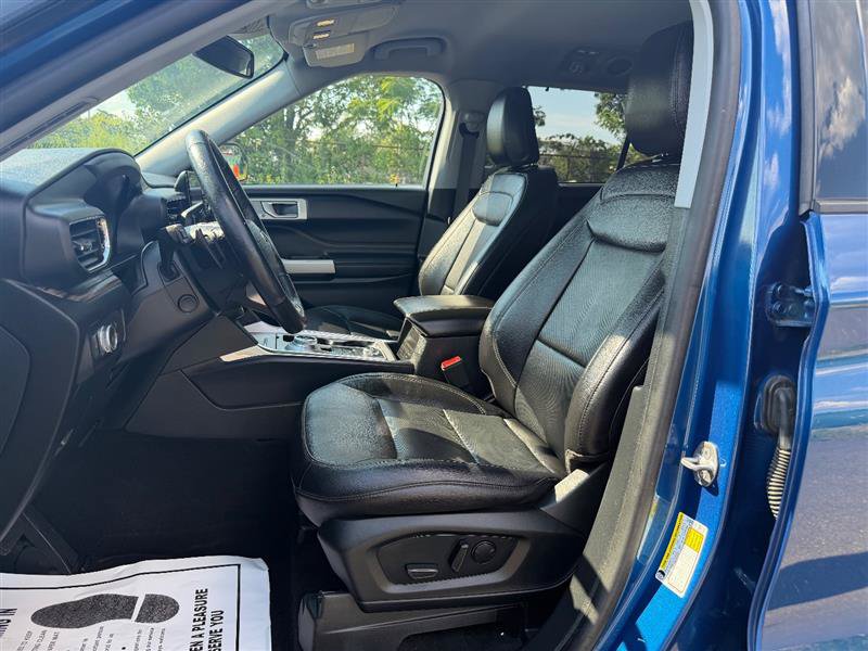Used 2021 Ford Explorer Limited w/ Equipment Group 301A AWD/4WD image 28