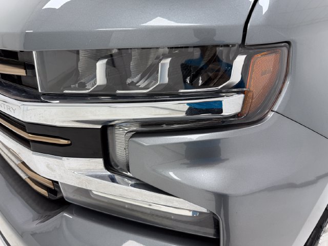 Used 2021 Chevrolet Silverado 1500 High Country w/ Technology Package AWD/4WD image 6