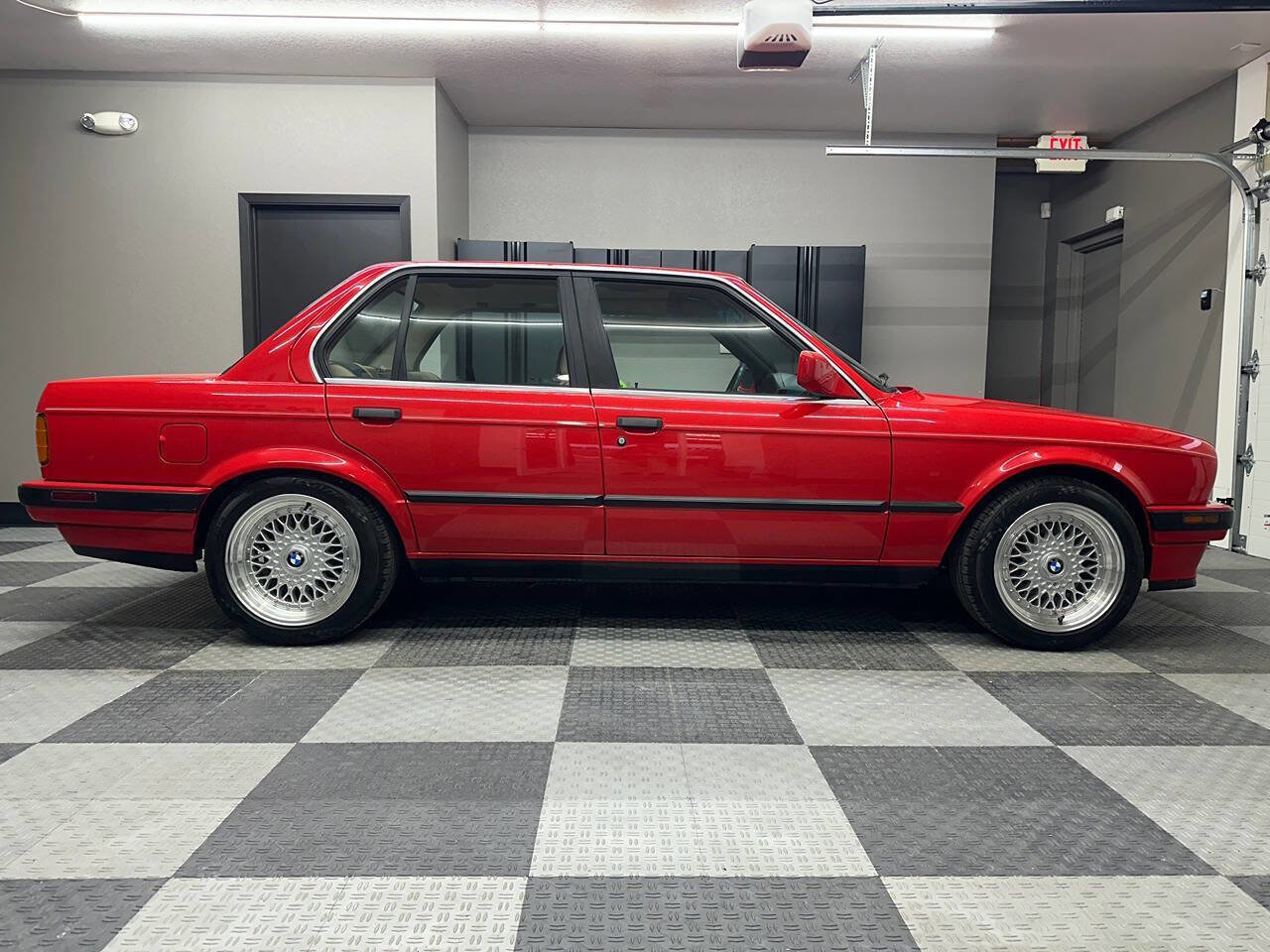 Used 1991 BMW 318i Sedan image 14