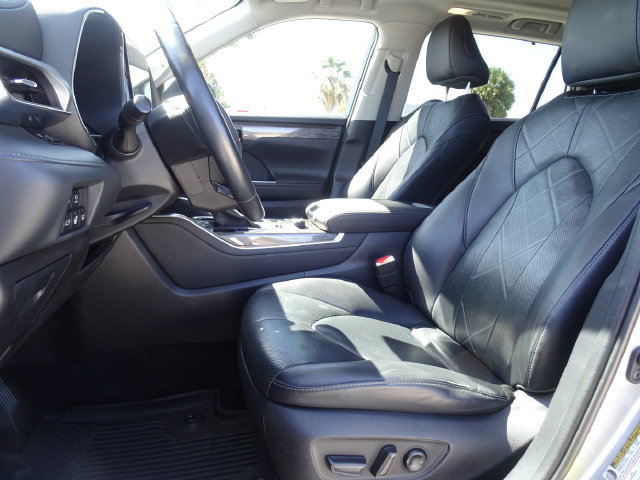 Used 2020 Toyota Highlander Platinum AWD/4WD image 7