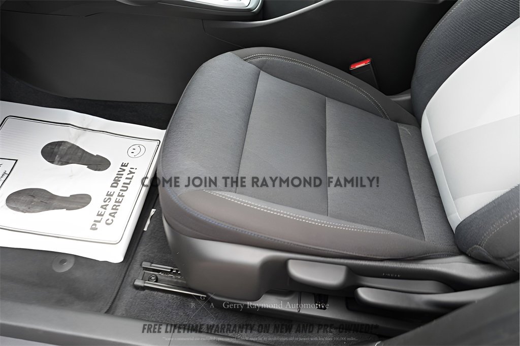 Used 2025 Chevrolet Trax LS w/ LS Convenience Package image 14