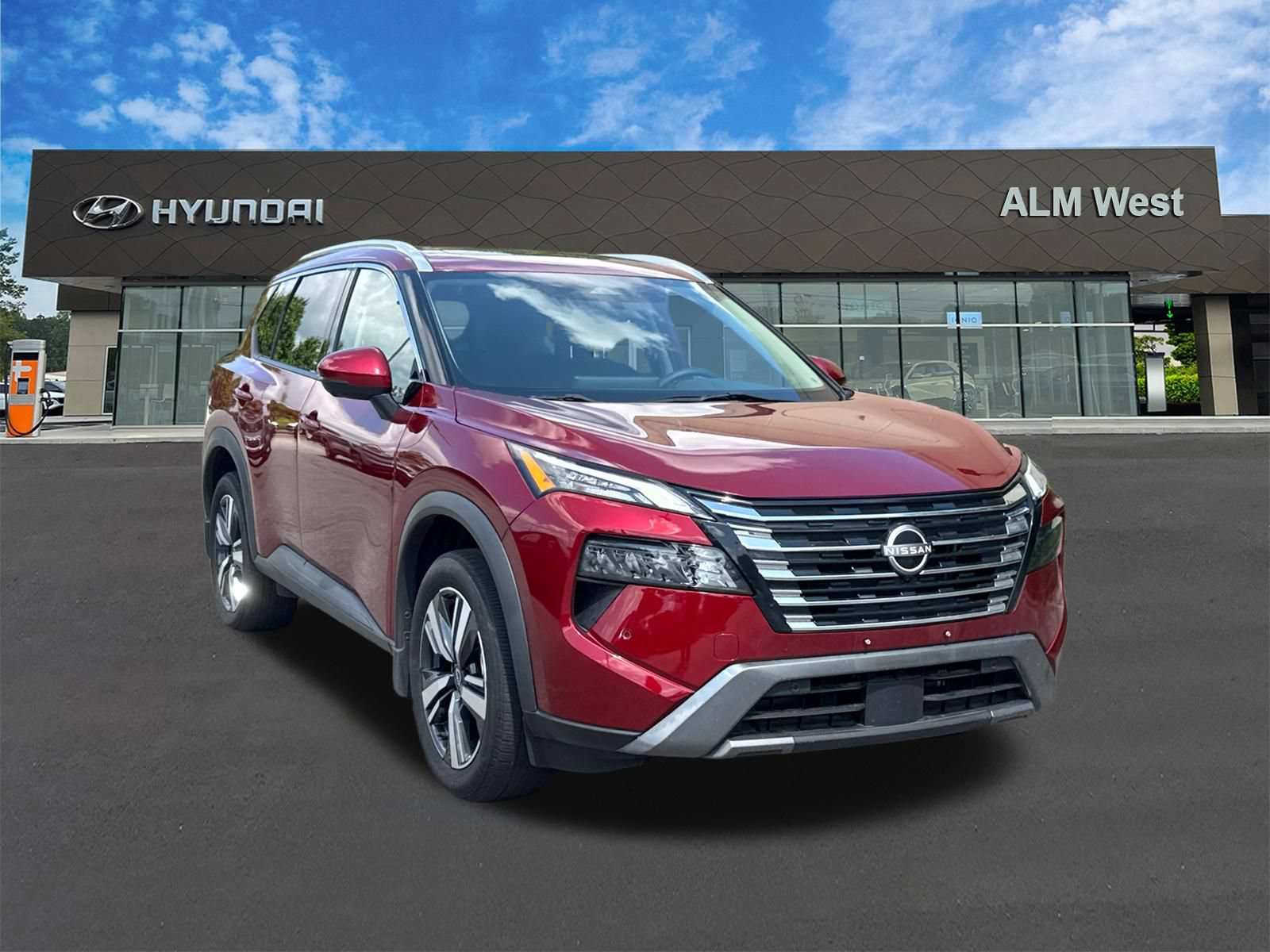 Used 2024 Nissan Rogue SL w/ SL Premium Package FWD image 3