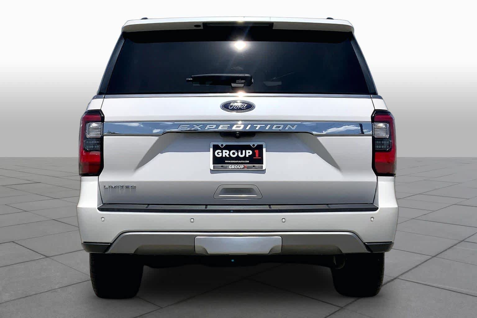 Used 2019 Ford Expedition Limited w/ Equipment Group 302A RWD image 5