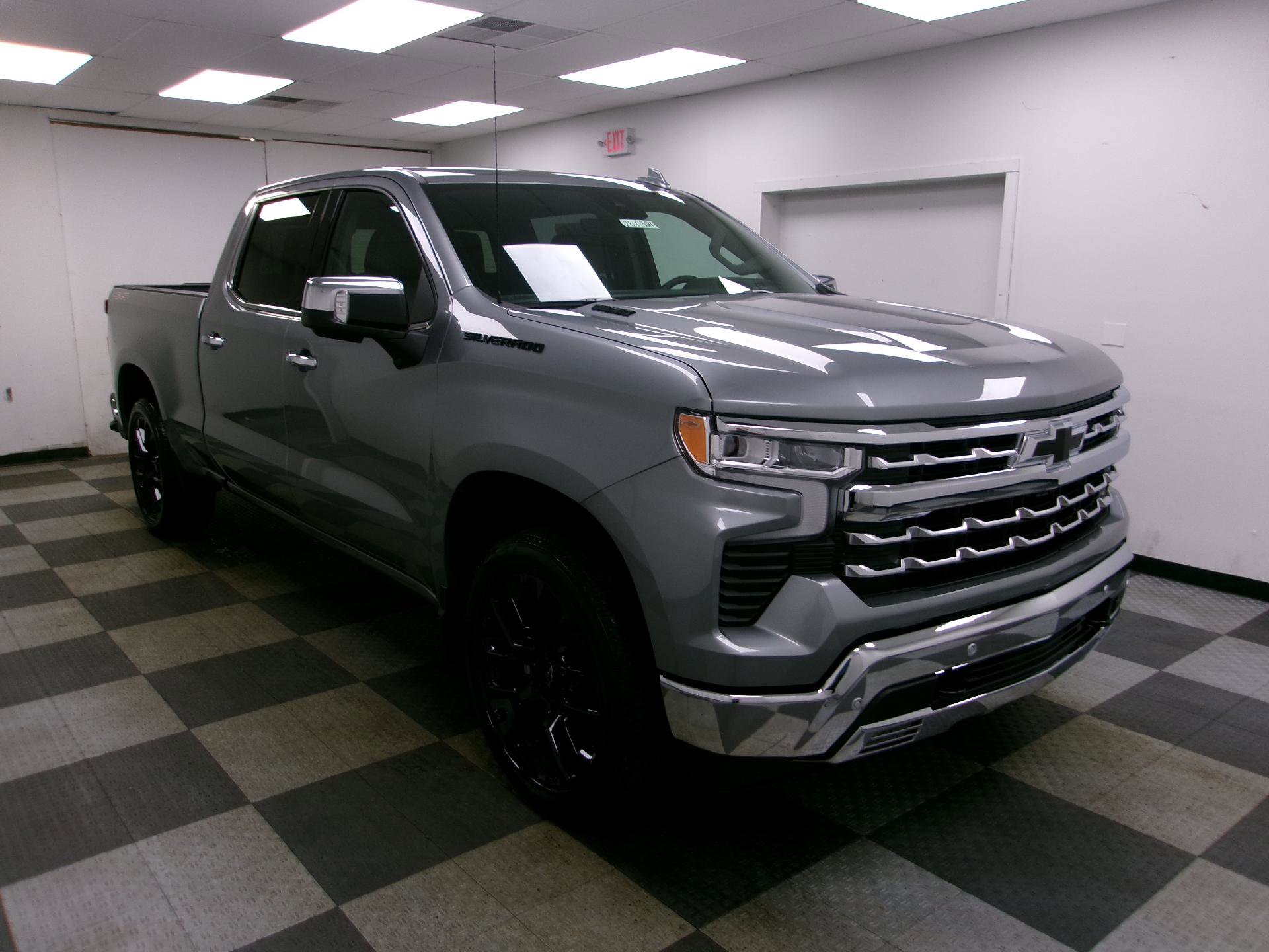 New 2026 Chevrolet Silverado 1500 LTZ w/ Technology Package AWD/4WD image 15