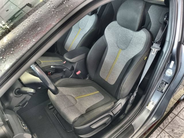 Used 2020 Hyundai Veloster Turbo R-Spec FWD image 11