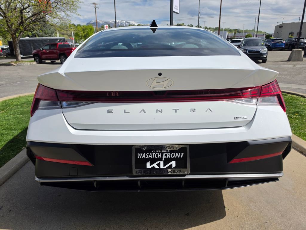 Used 2025 Hyundai Elantra Limited image 6
