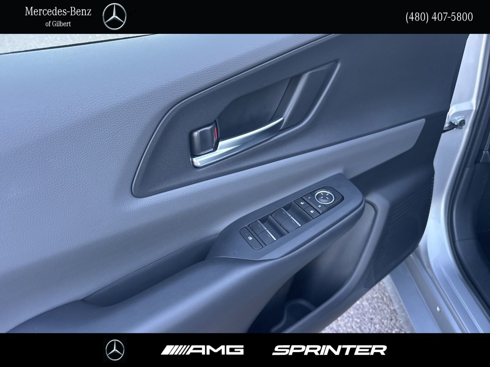 Used 2025 Toyota Prius XLE FWD image 10