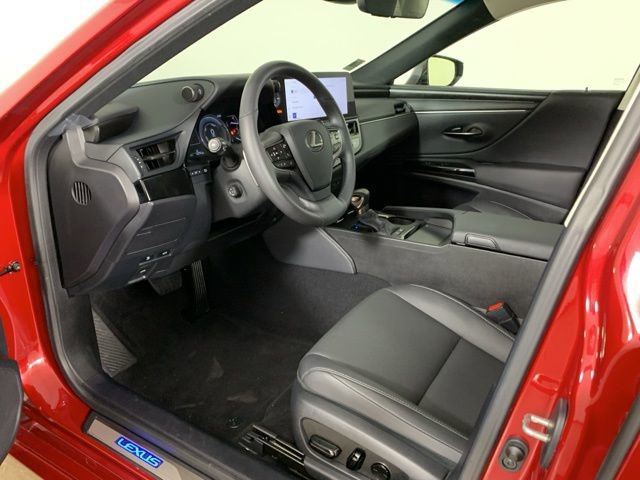 Used 2025 Lexus ES 300h F Sport w/ Accessory Package (Z2) image 31