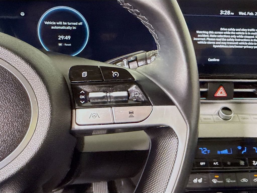 Certified 2023 Hyundai Elantra Limited image 22