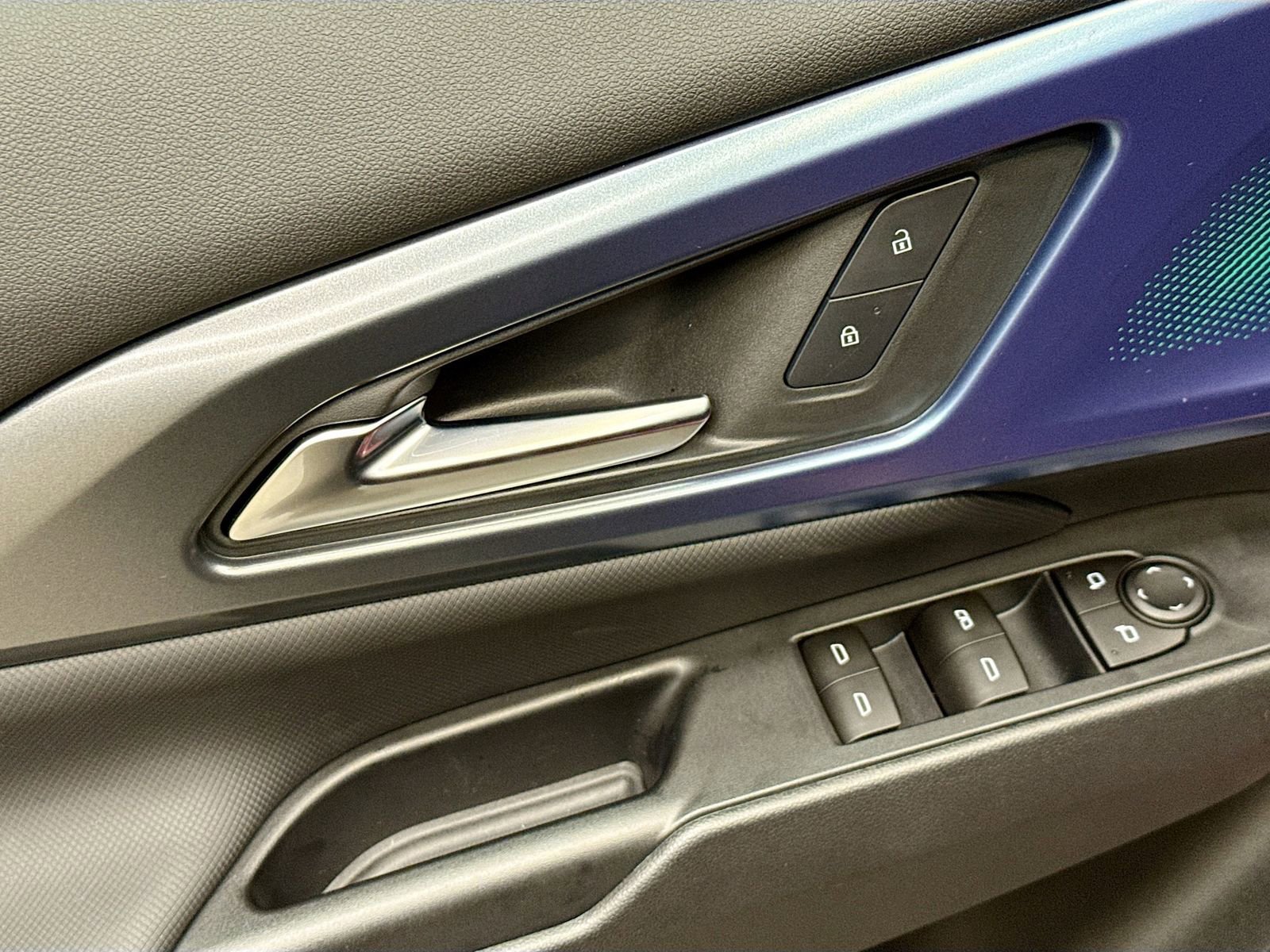 New 2026 Chevrolet Equinox EV LT image 18