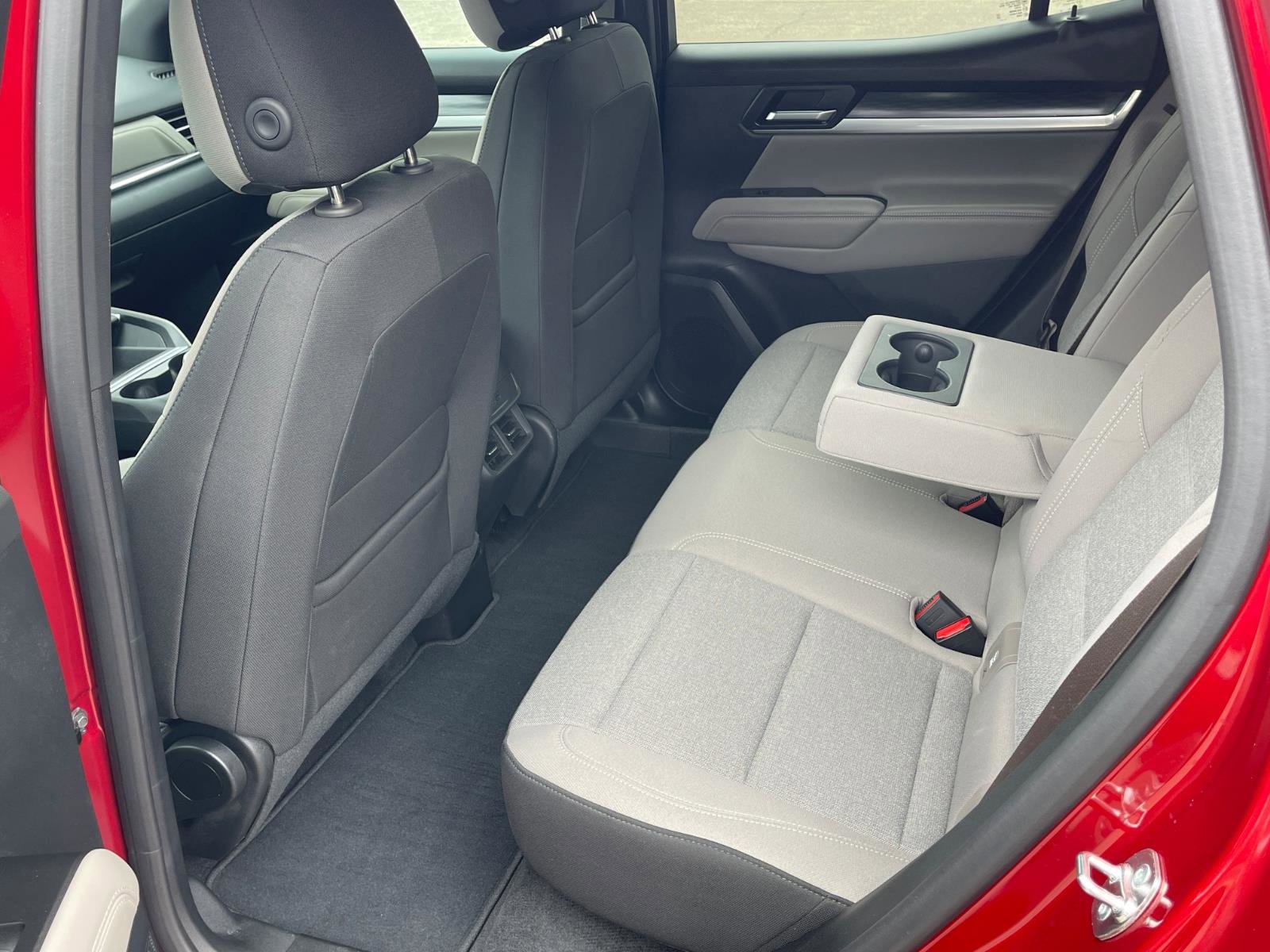 Used 2025 GMC Terrain Elevation w/ Black Edition image 18