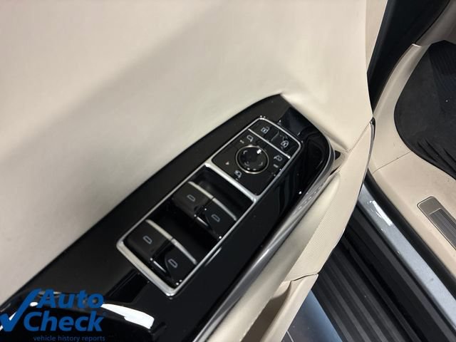 Used 2025 Cadillac Escalade ESV Sport Platinum w/ LPO, Floor Liner Package AWD/4WD image 12