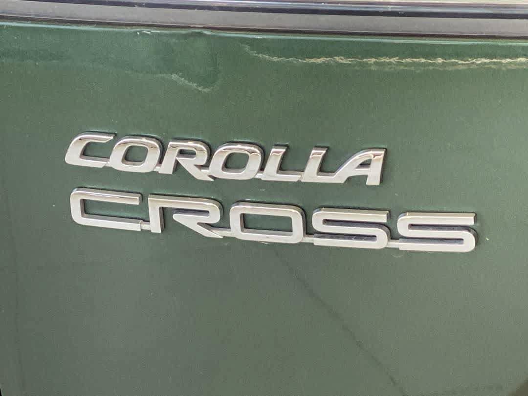 Used 2022 Toyota Corolla Cross LE w/ Moonroof Package AWD/4WD image 11