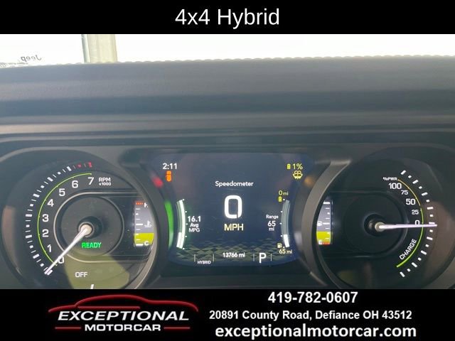 Used 2025 Jeep Wrangler Unlimited Sahara AWD/4WD image 41