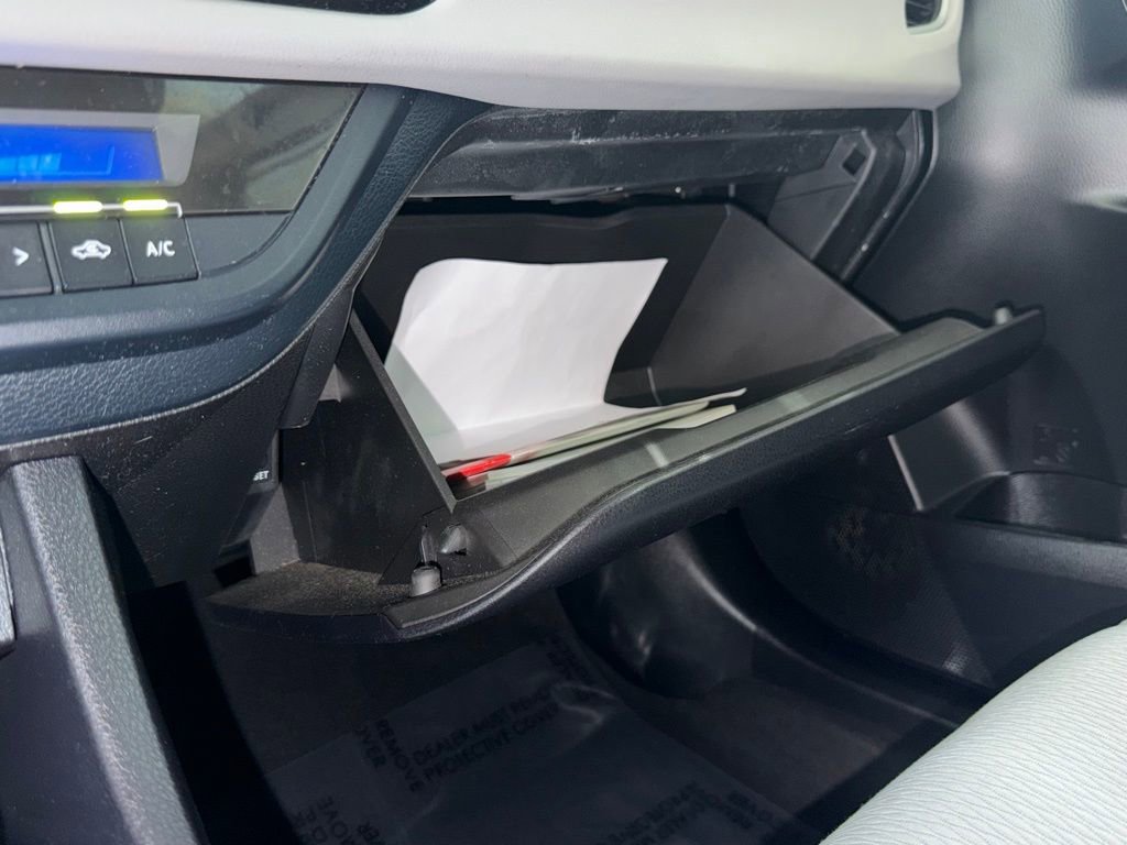 Used 2016 Toyota Corolla LE FWD image 44