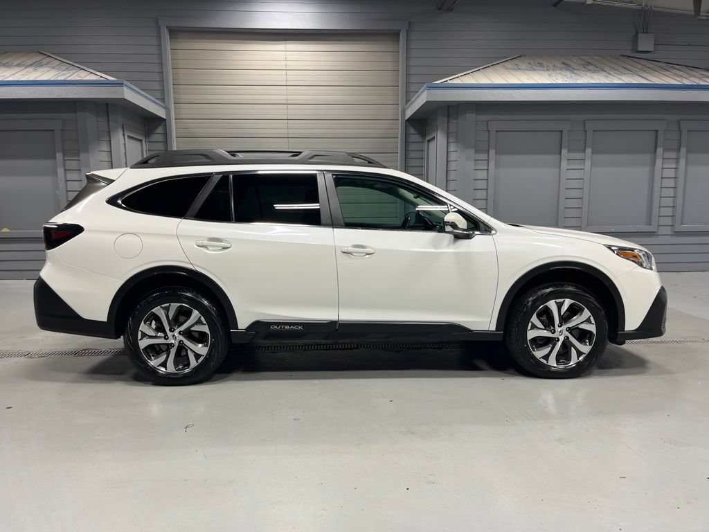Used 2022 Subaru Outback Limited AWD/4WD image 10