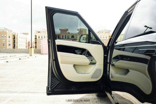 Used 2025 Land Rover Range Rover Long Wheelbase SE image 55