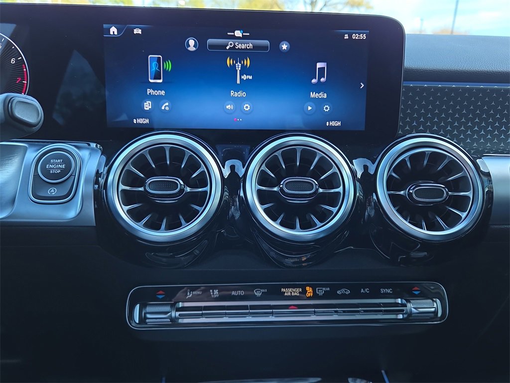 Certified 2025 Mercedes-Benz GLB 250 4MATIC image 24