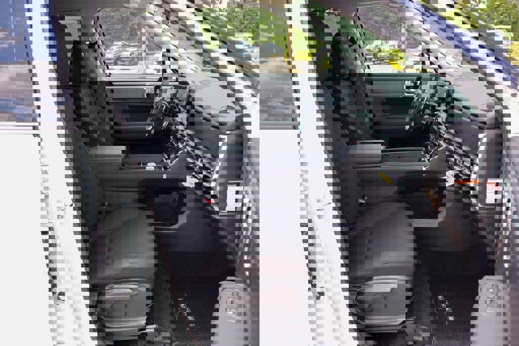 New 2026 Hyundai Santa Fe SE image 8