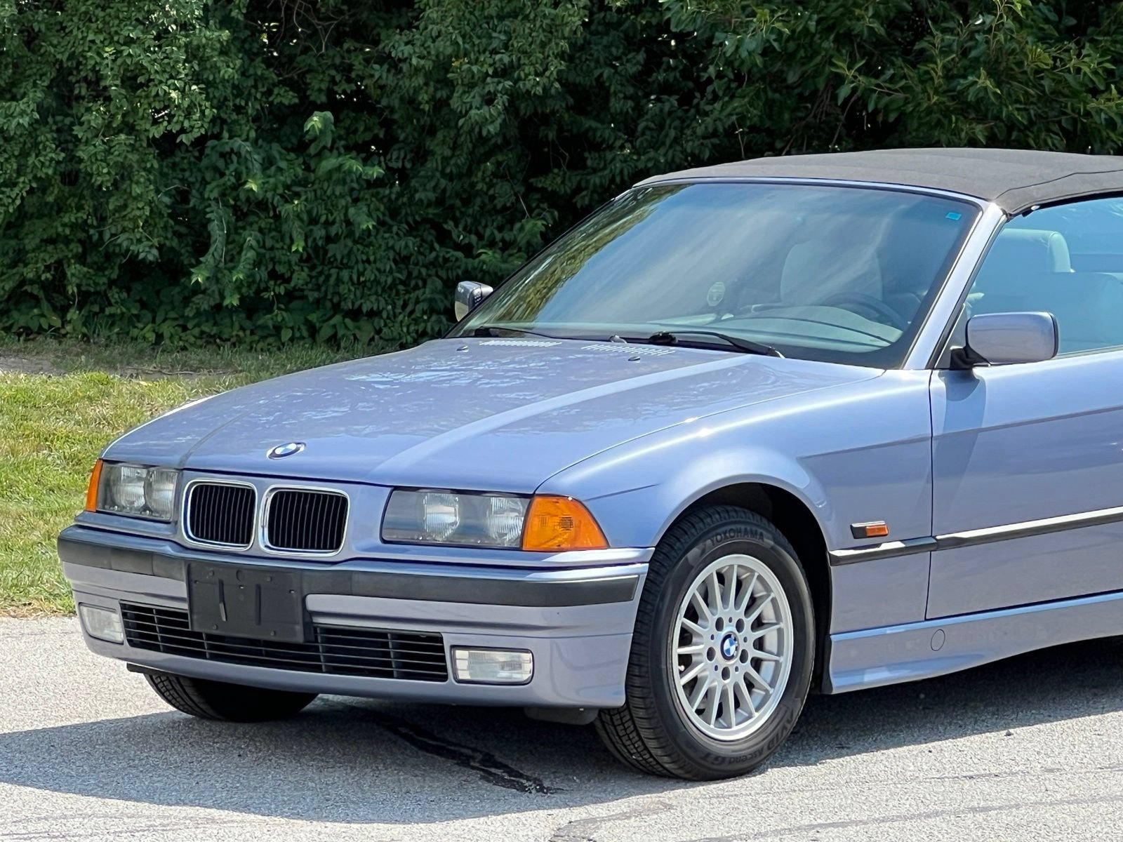 Used 1996 BMW 328i Convertible RWD image 15