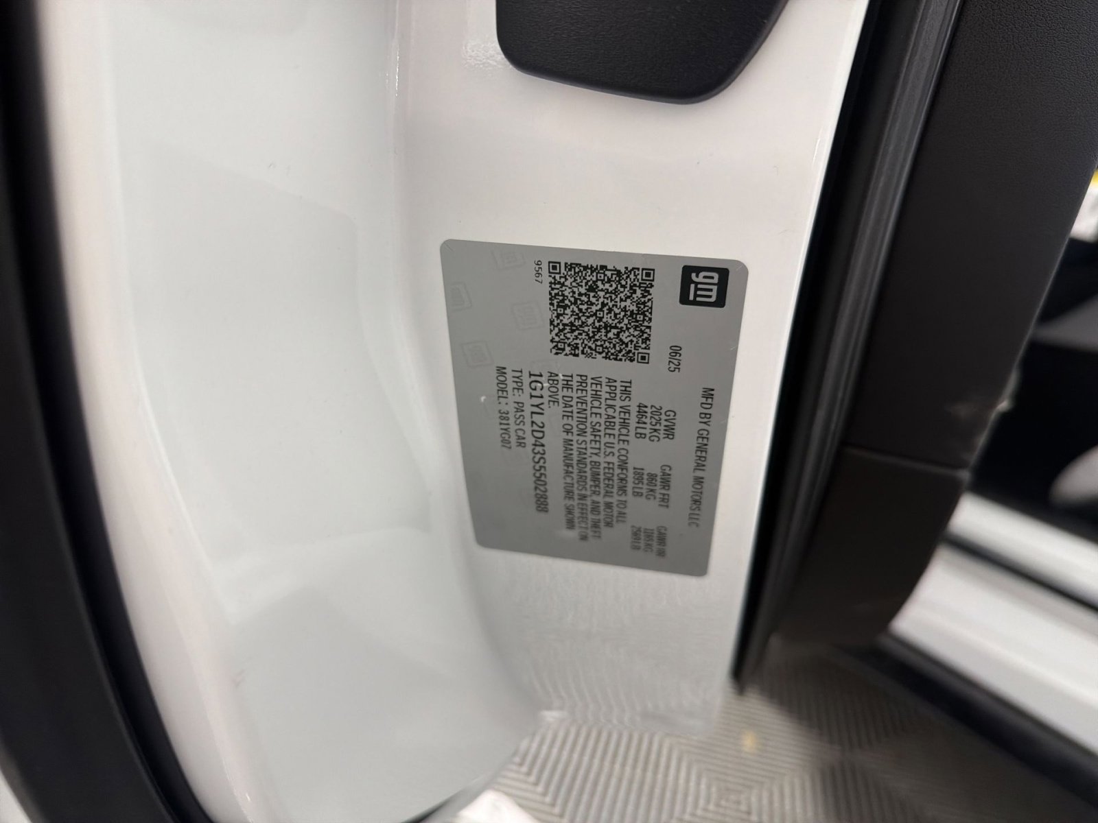 New 2025 Chevrolet Corvette E-Ray w/ ZER Performance Package image 27