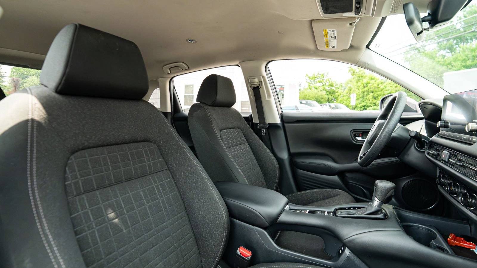 Used 2025 Honda HR-V LX image 10