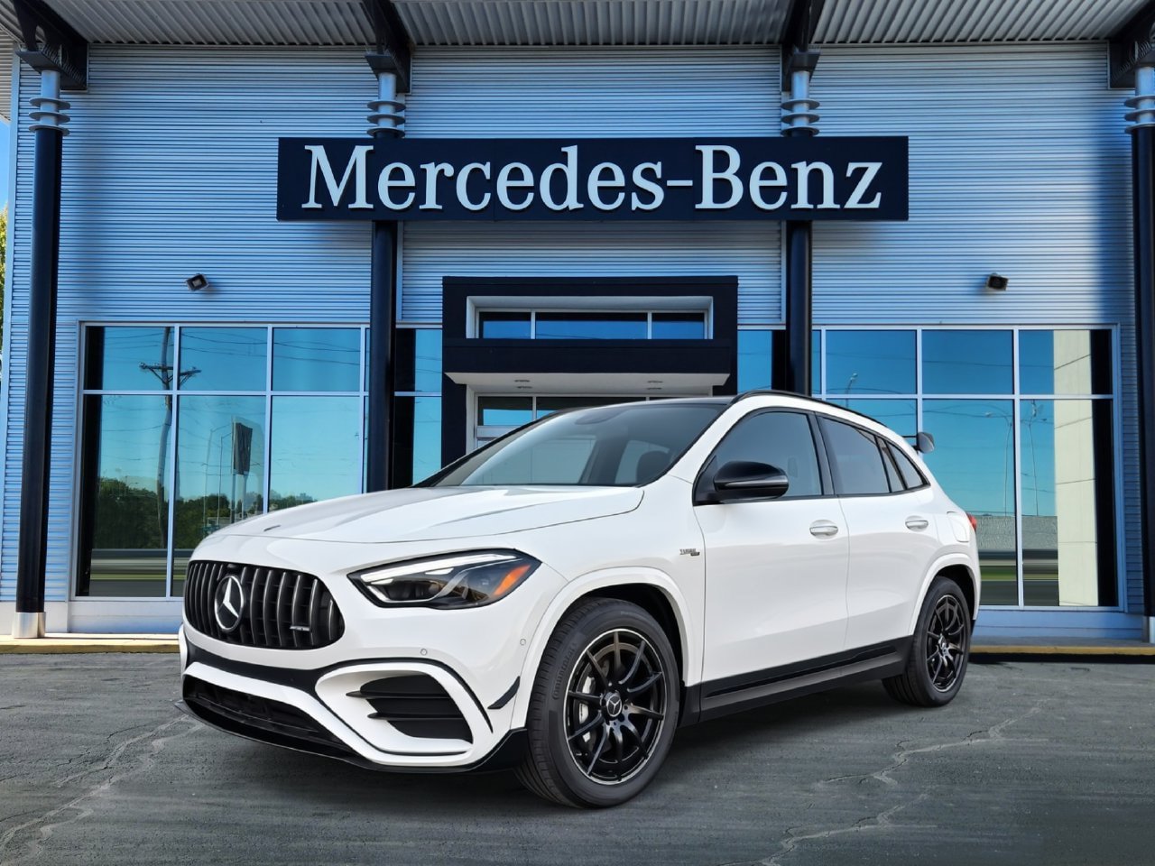 New 2026 Mercedes-Benz GLA 35 AMG 4MATIC image 3