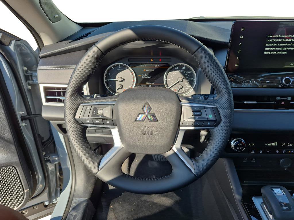 New 2025 Mitsubishi Outlander SE image 20