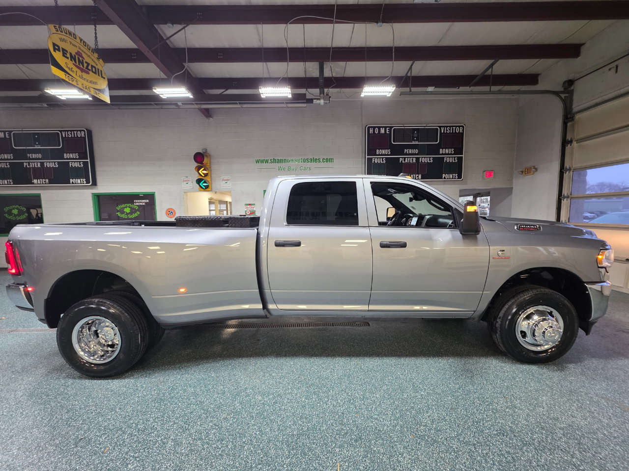 Used 2024 RAM 3500 Tradesman w/ Safety Group image 5