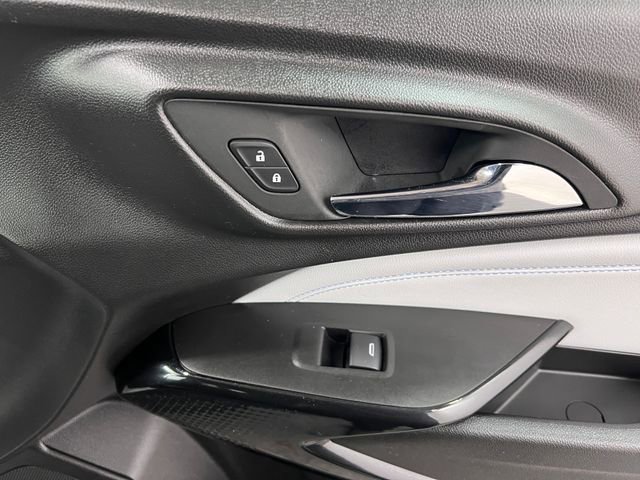 Used 2025 Chevrolet Trax LT image 37