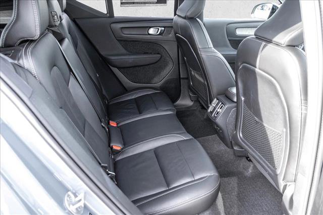 Used 2023 Volvo XC40 B5 Ultimate w/ Protection Package Premier image 24