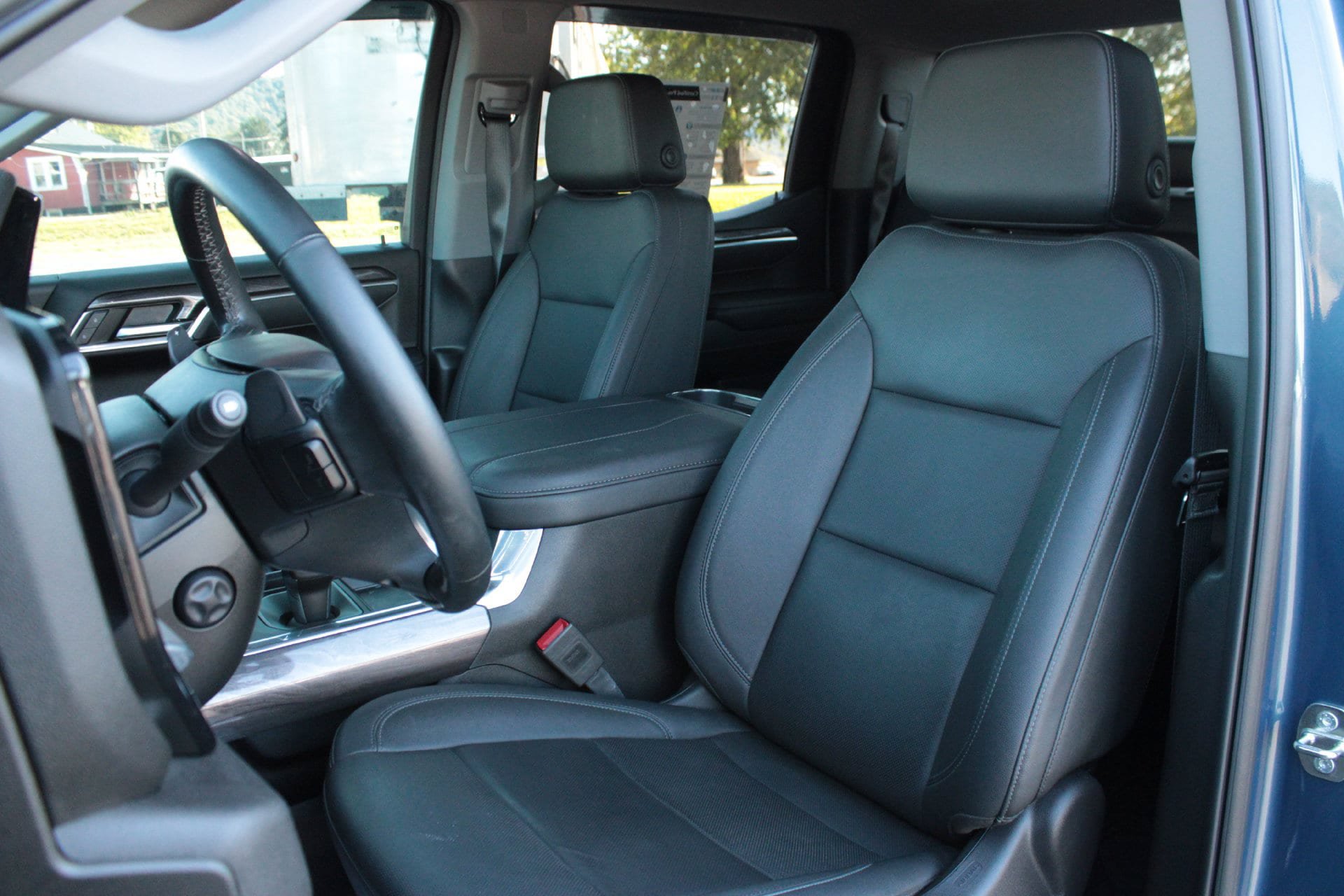 Used 2024 Chevrolet Silverado 1500 LTZ w/ Z71 Off-Road Package AWD/4WD image 13