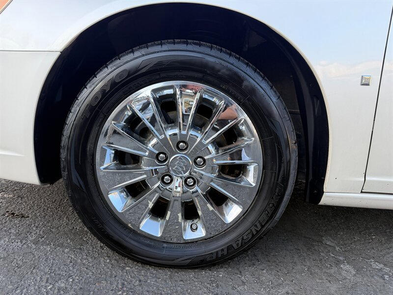 Used 2009 Buick Lucerne CXL w/ Driver Confidence Package FWD image 9
